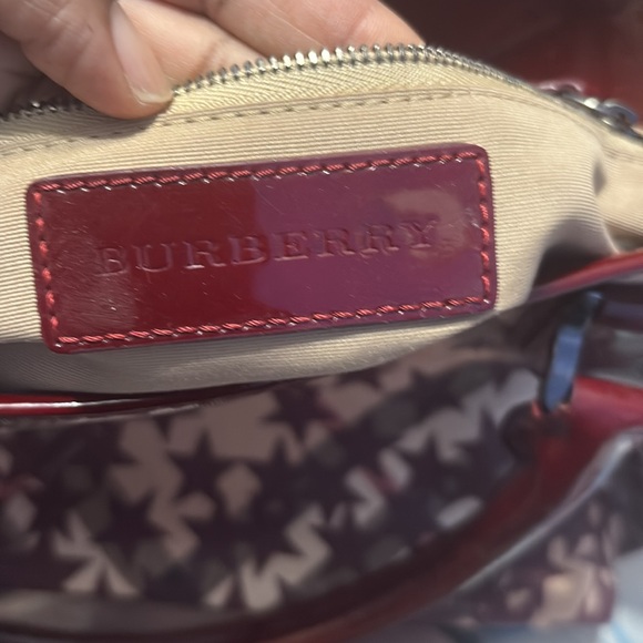BURBERRY Burgundy/Beige Nova Stars Printed PVC and Patent Leather Nickie Tote - Picture 9 of 13